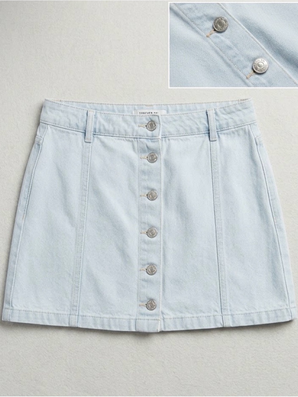 Forever 21 Light Wash Button-Front Denim Mini Skirt – Women’s Size 25 (Like New)